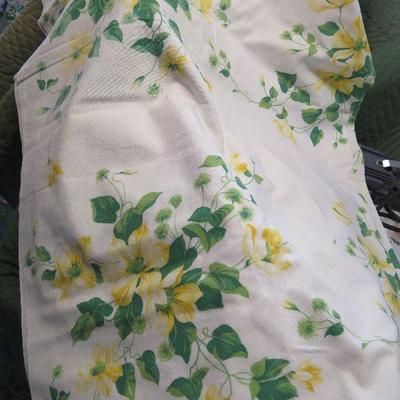 Lot B233:  Vintage Linens