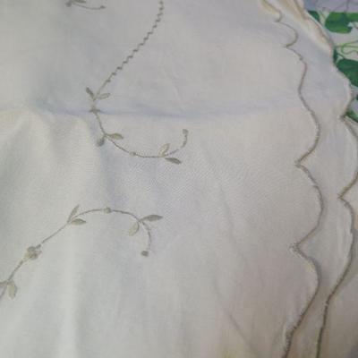 Lot B233:  Vintage Linens