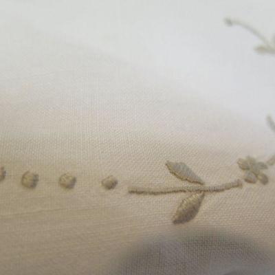 Lot B233:  Vintage Linens