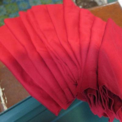 Lot B235:  Linens