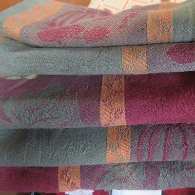 Lot B235:  Linens