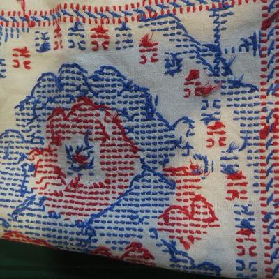 Lot B238:  Vintage Linens