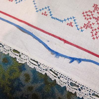 Lot B238:  Vintage Linens