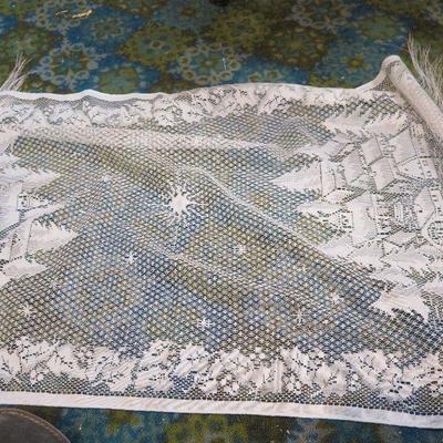 Lot B238:  Vintage Linens