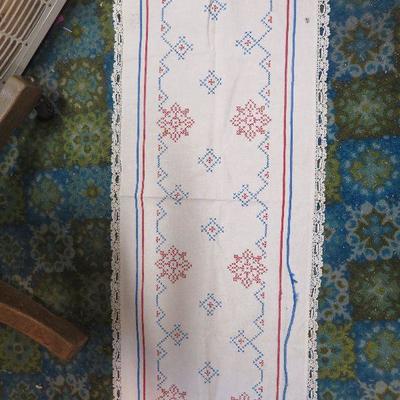 Lot B238:  Vintage Linens