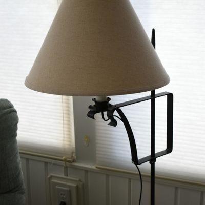 Lot H-1: Metal Standing Lamp
