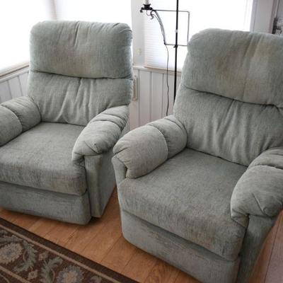 Lot H-2: Two Recliners