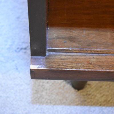 Lot H-8: Mid Century Side Table