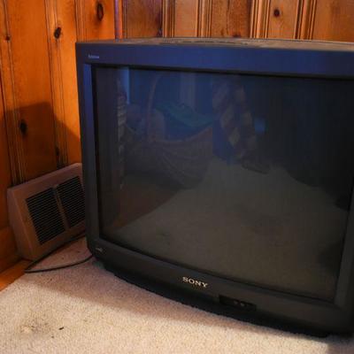 Lot H-10: Sony Television