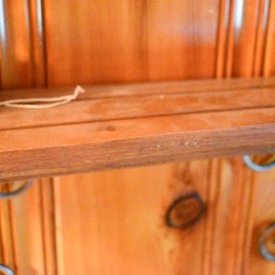 Lot H-17: Set of 3 Accent Shelves