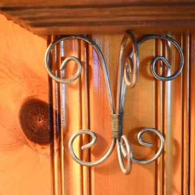 Lot H-17: Set of 3 Accent Shelves