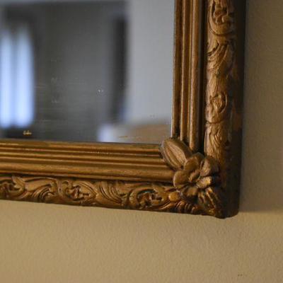 Lot H-18: Vintage Mirror