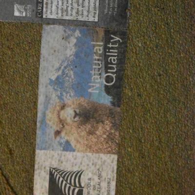 Lot H-19: Round Accent Rug