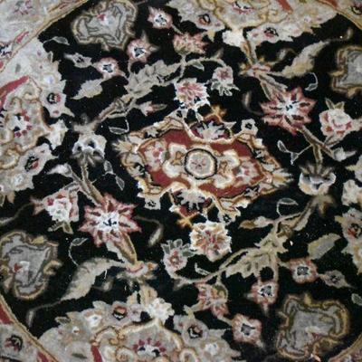 Lot H-19: Round Accent Rug