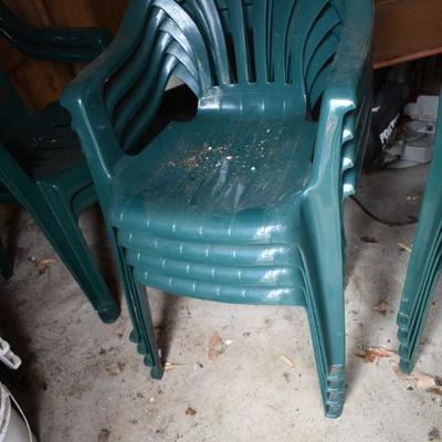Lot O-3: 4 Green Low-back Outdoor Chairs