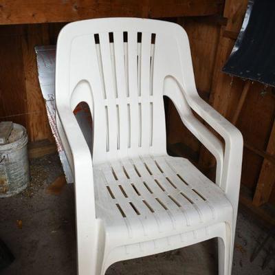 Lot O-4: 2 High High-back Outdoor Chairs
