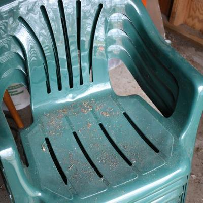 Lot O-5: 4 Green Low-back Outdoor Chairs