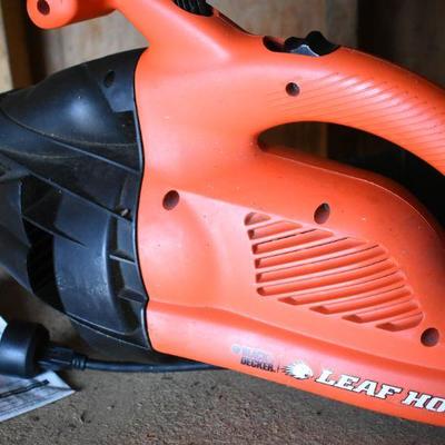 Lot O-9: Electric Black & Decker Blower