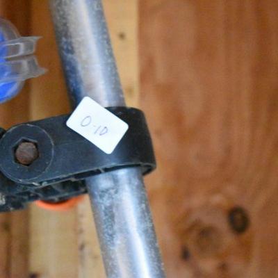 Lot O-10: Electric Black & Decker Trimmer