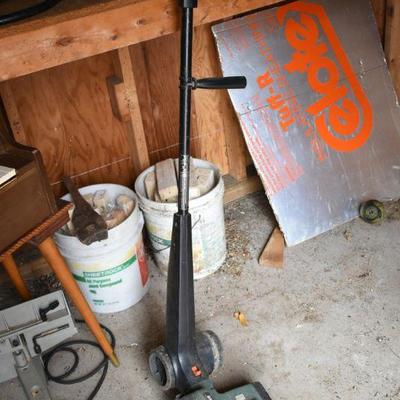 Lot O-11: Electric Black & Decker Edger