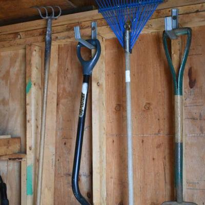 Lot O-12: Collection of Yard Tools
