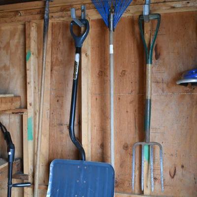 Lot O-12: Collection of Yard Tools
