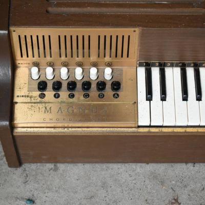Lot O-14: Magnus Chord Organ