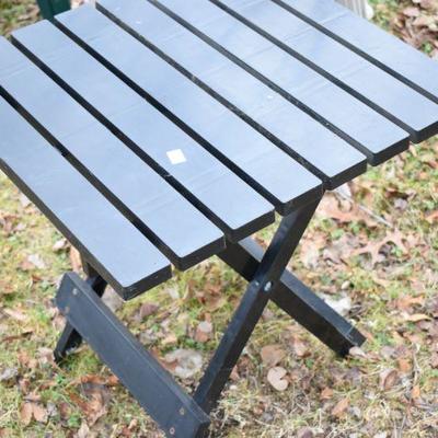 Lot O-19: Folding Plastic Outdoor Table