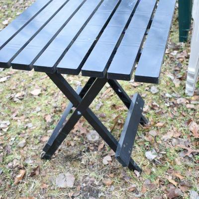 Lot O-19: Folding Plastic Outdoor Table