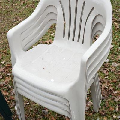 Lot O-20: 4 White Low-back Outdoor Chairs