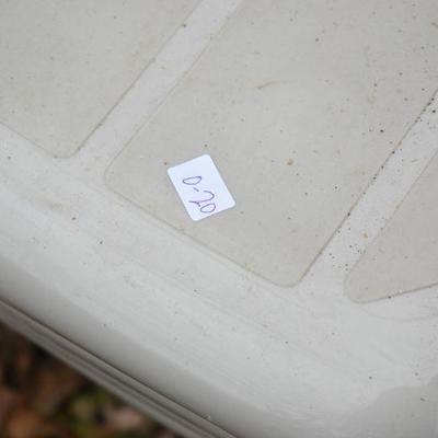 Lot O-20: 4 White Low-back Outdoor Chairs