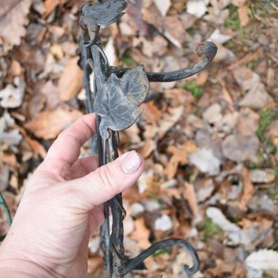 Lot O-27: Collection of Gardening