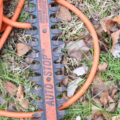 Lot O-28: Electric Hedge Trimmer - Black & Decker