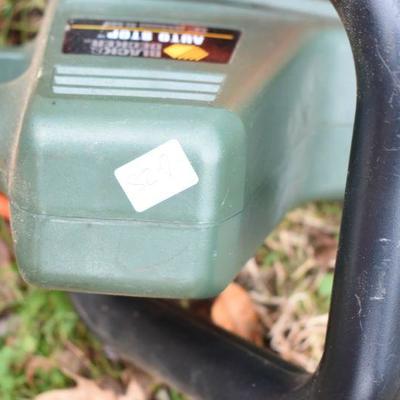 Lot O-28: Electric Hedge Trimmer - Black & Decker