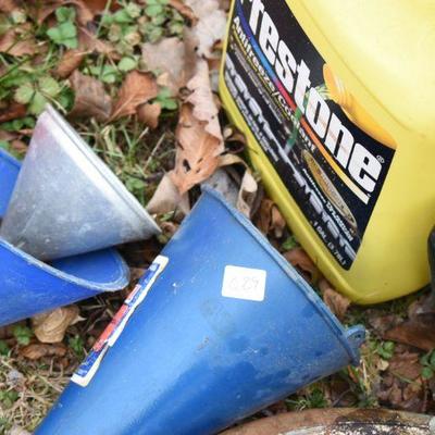 Lot O-29: Collection of Gas and Oil
