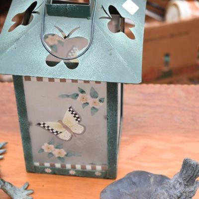 Lot O-33: Metal Yard DÃ©cor