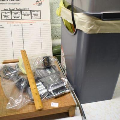 Lot B-259: Office Supplies with Paper Shredder and Paper Cutter