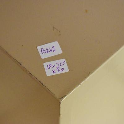 Lot B-262: Legal Size 2 Drawer Metal Filing Cabinet