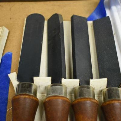 Lot B-279:  Craftsman Chisel Set