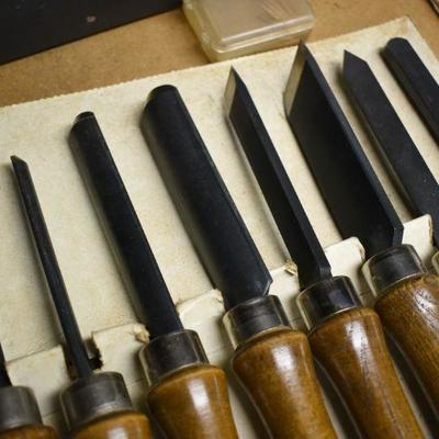 Lot B-280:  Craftsman Chisel Set