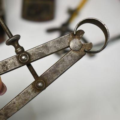 Lot B-300:  Vintage Starrett Divider