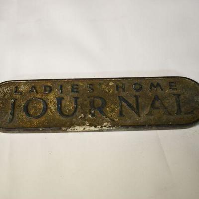 Lot B-171:  Vintage Magazine Weight