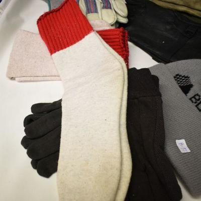 Lot B-177:  Cold Weather Gear