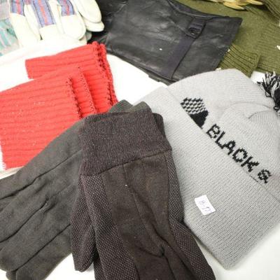 Lot B-177:  Cold Weather Gear