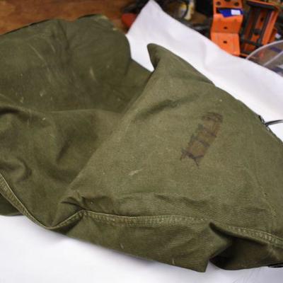 Lot B-192:  Military Duffle Bag