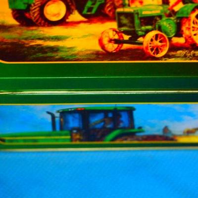 John Deer Tractor Tin with Tractor     Y84
