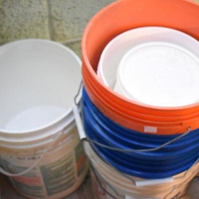 Lot B-252: Buckets