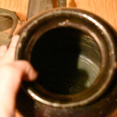 Lot B-283: Crock