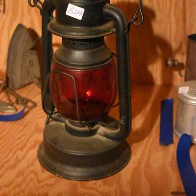 Lot B-284:  Vintage Lantern