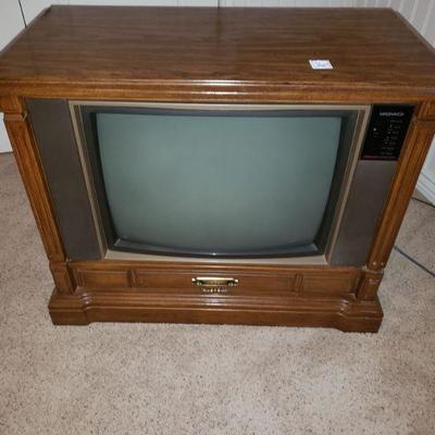 Large magnavox tv